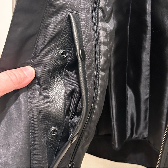 Z1R Bastion Black Leather Jacket Removable Lining Conceal/Carry Pockets - EUC+ - Picture 10 of 15